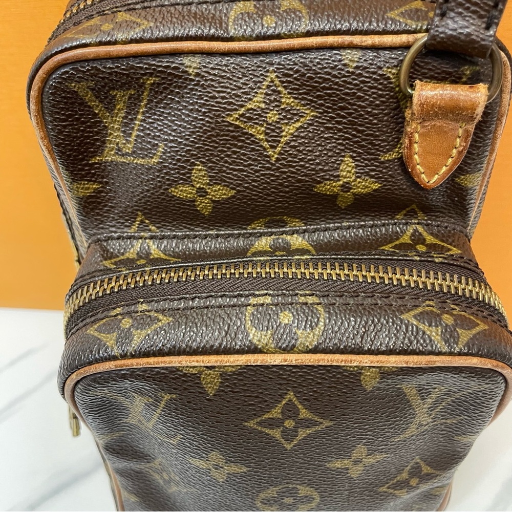 Louis Vuitton Vintage Monogram Amazone Crossbody Handbag Purse! - Picture 13 of 15